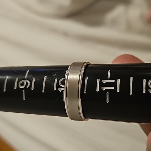 Men's 6.0mm Beveled Edge Wedding Band in 10K White Gold size 10 - Picture 4 of 5